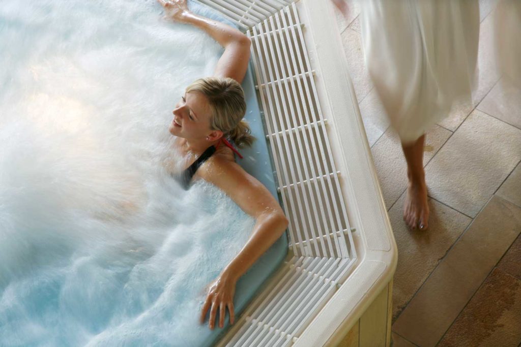 Wellness Hotel Sonne Baiersbronn: Whirlpool